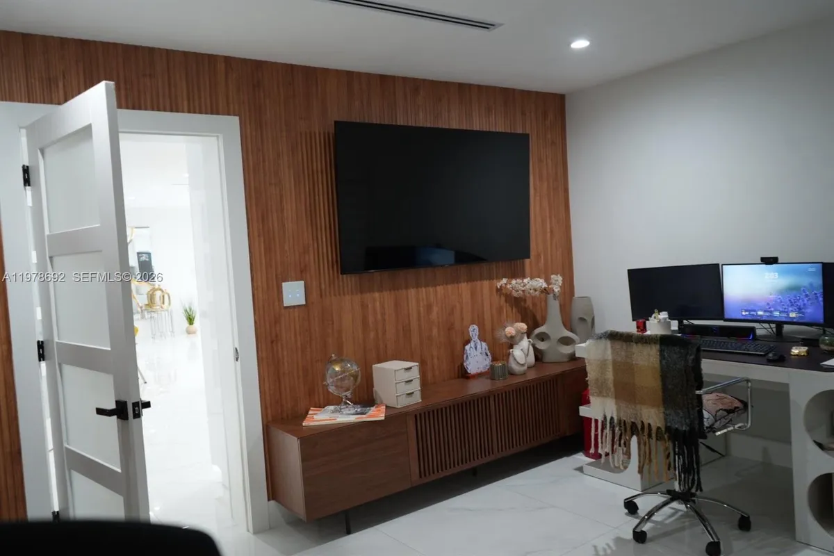 9351 SW 88th Ter, Miami FL 33176