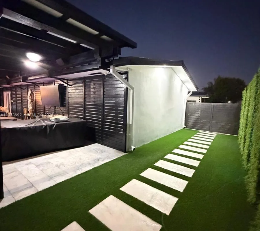 9351 SW 88th Ter, Miami FL 33176