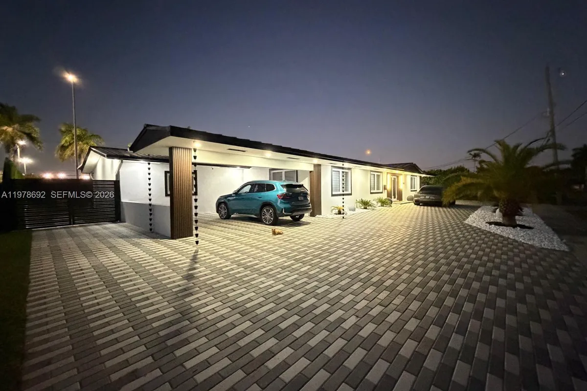 9351 SW 88th Ter, Miami FL 33176