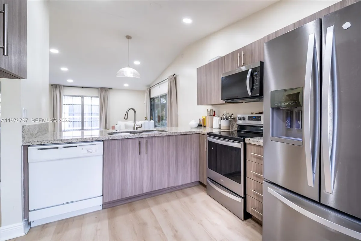 9341 E Fern Ln, Miramar FL 33025