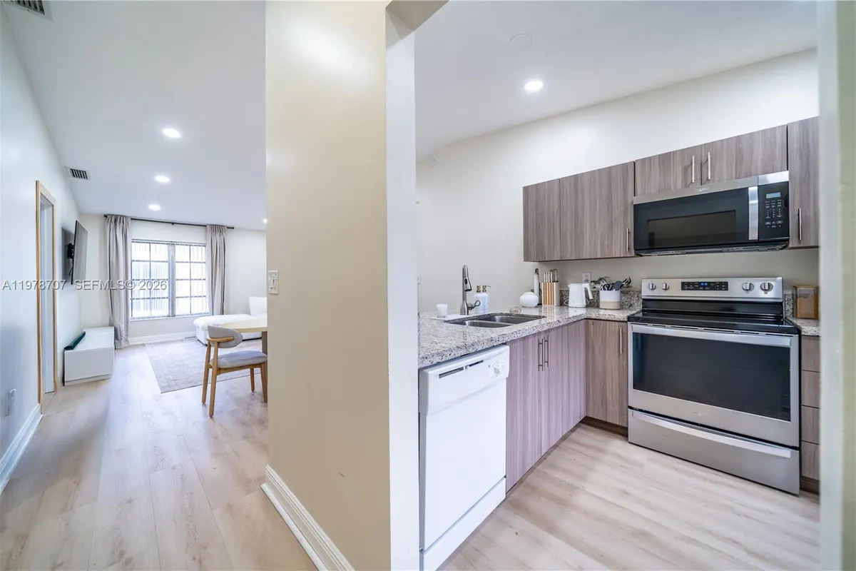 9341 E Fern Ln, Miramar FL 33025