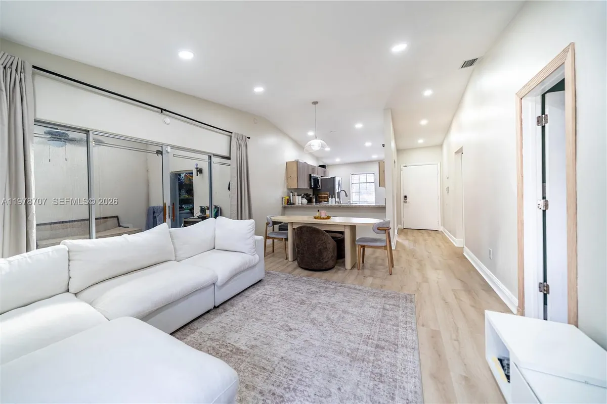 9341 E Fern Ln, Miramar FL 33025