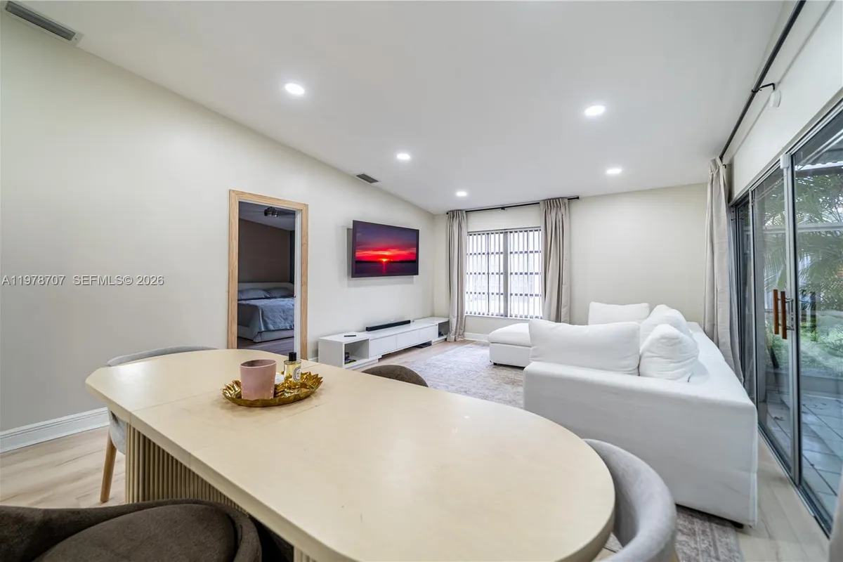 9341 E Fern Ln, Miramar FL 33025