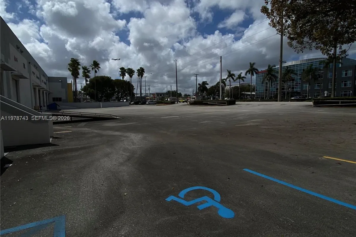 2555 NW 107th Ave, Doral FL 33172