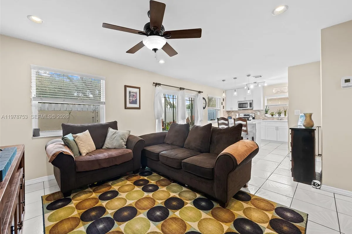 1214 NW 126th Ave, Sunrise FL 33323