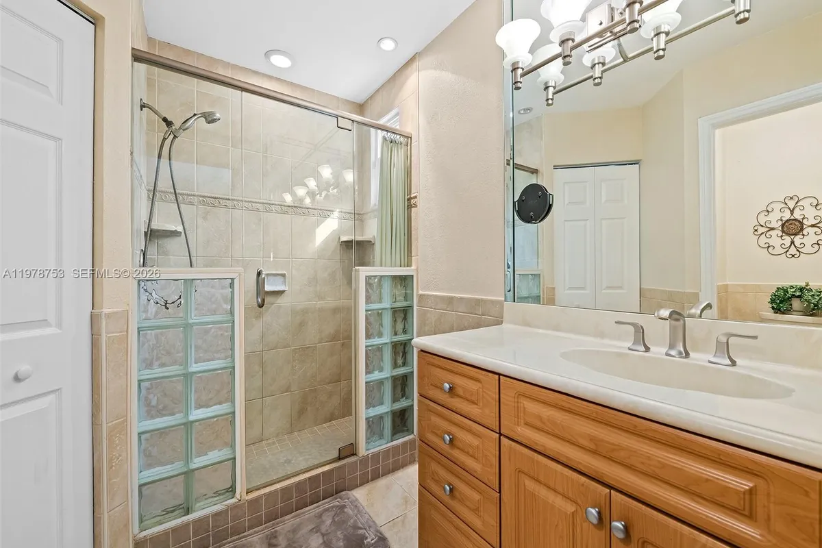 1214 NW 126th Ave, Sunrise FL 33323