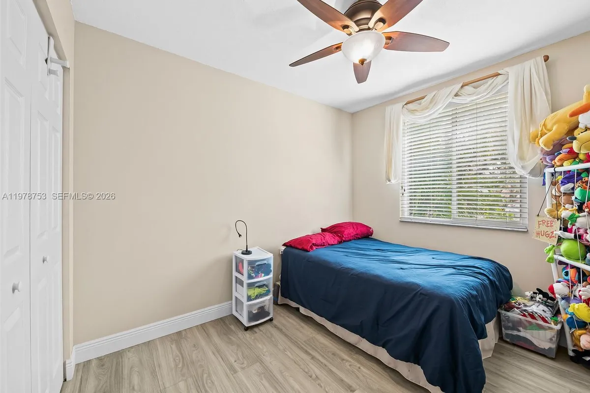 1214 NW 126th Ave, Sunrise FL 33323