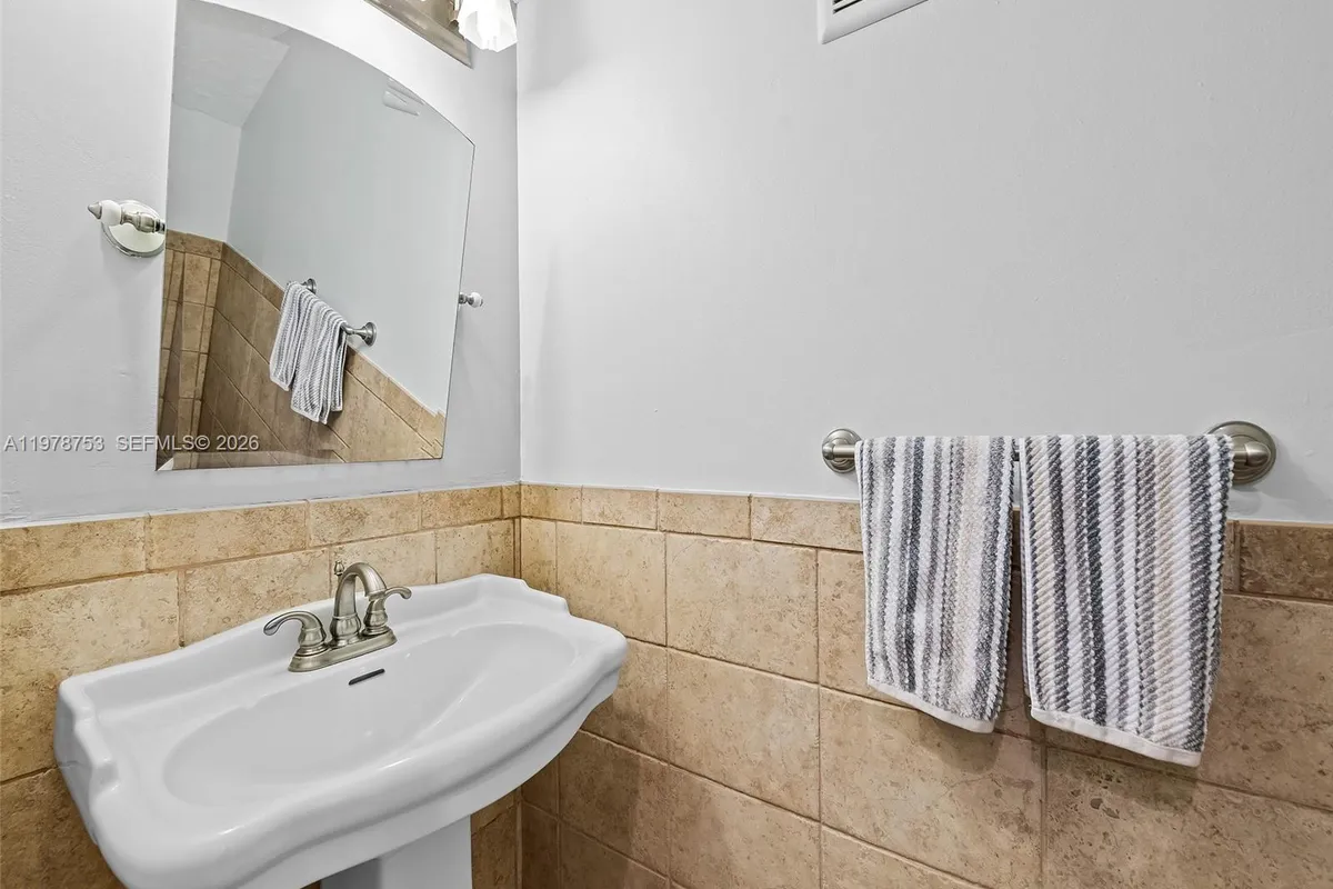 1214 NW 126th Ave, Sunrise FL 33323