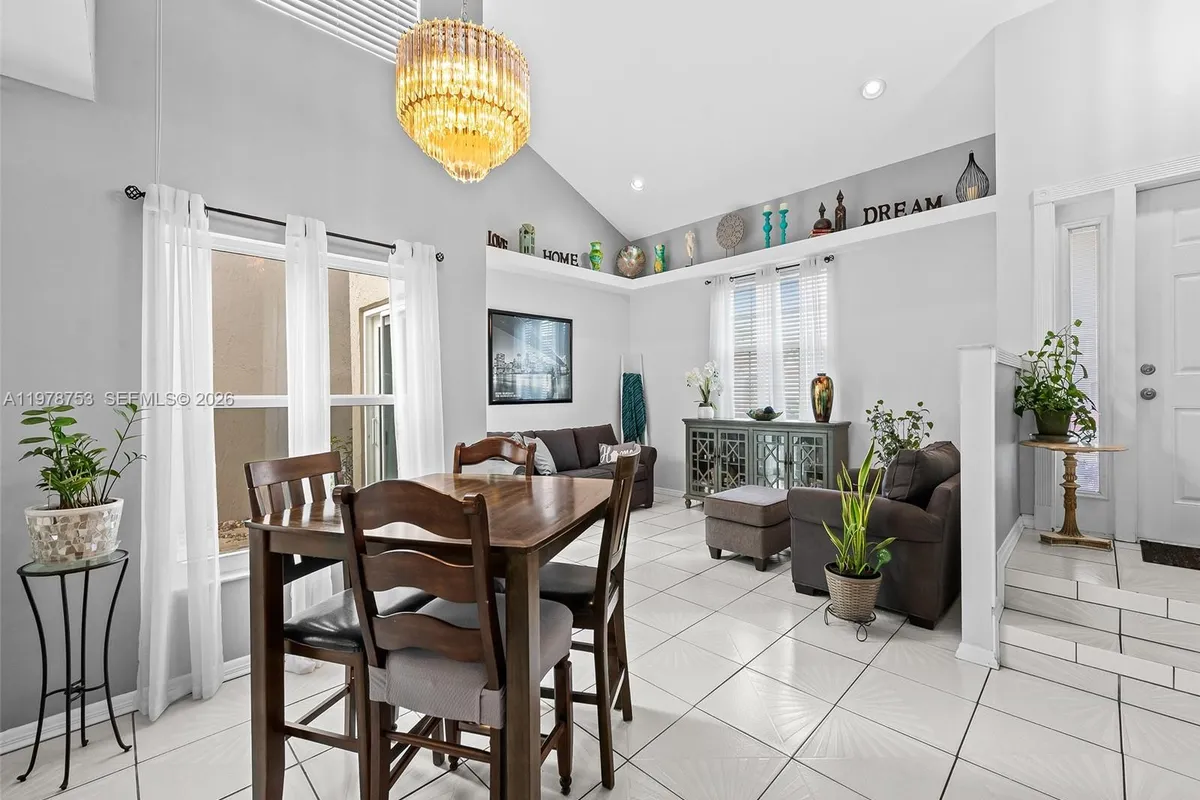 1214 NW 126th Ave, Sunrise FL 33323