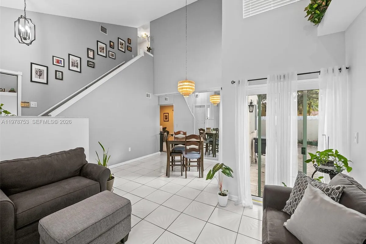 1214 NW 126th Ave, Sunrise FL 33323