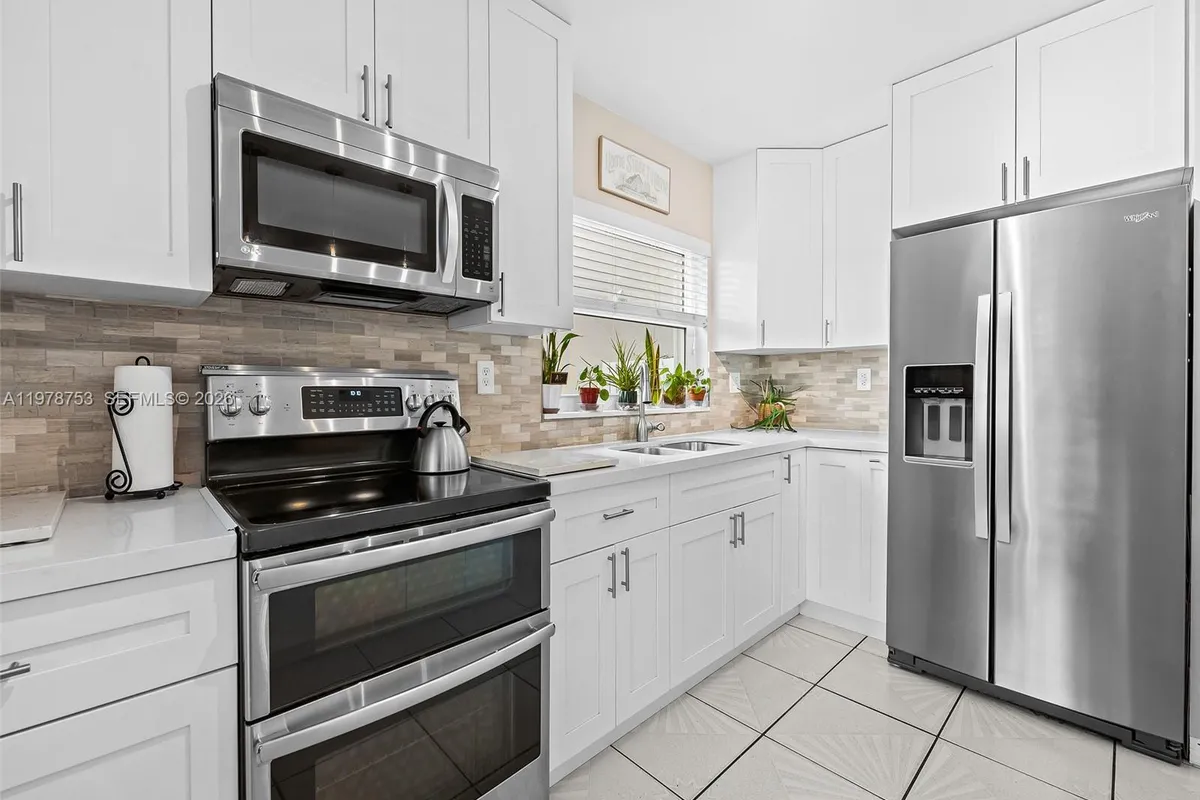 1214 NW 126th Ave, Sunrise FL 33323