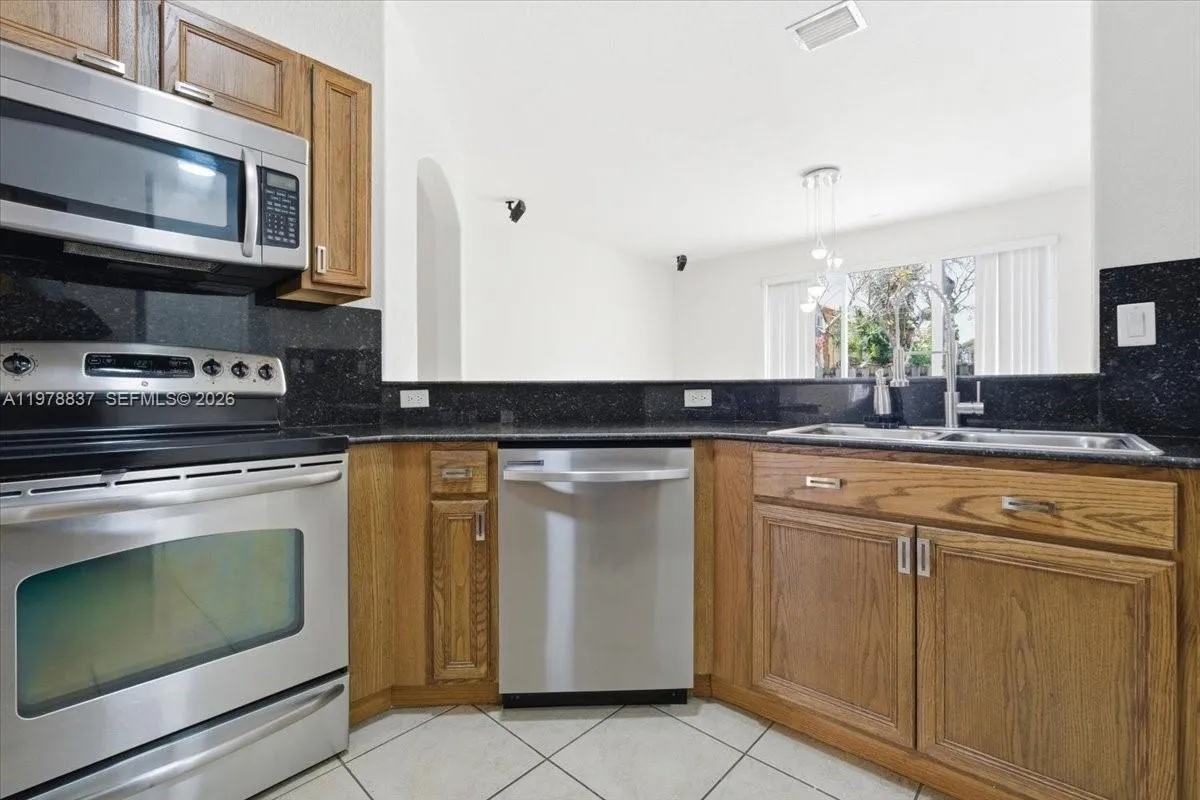 8730 NW 110th Ave, Doral FL 33178