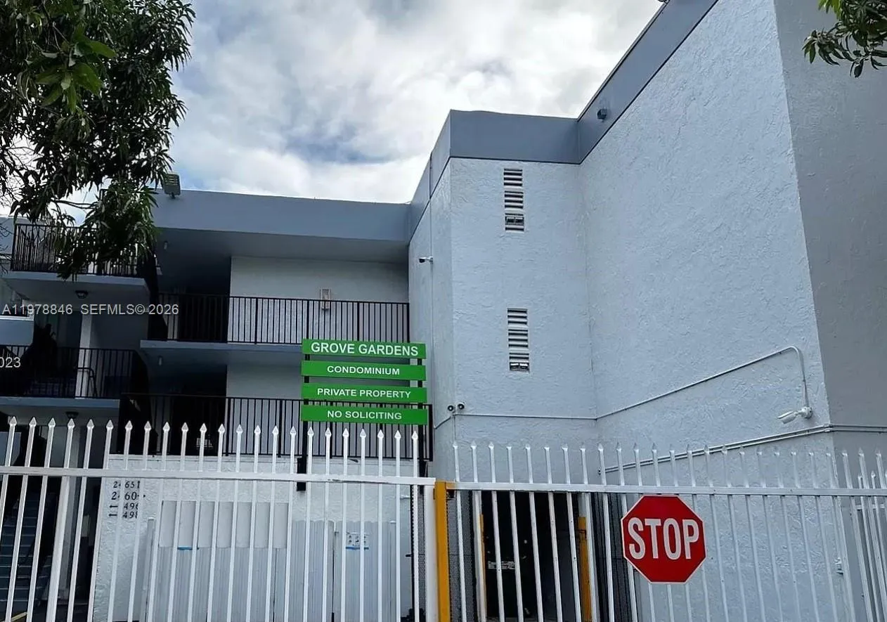 1800 SW 25th St # 2109, Miami FL 33133