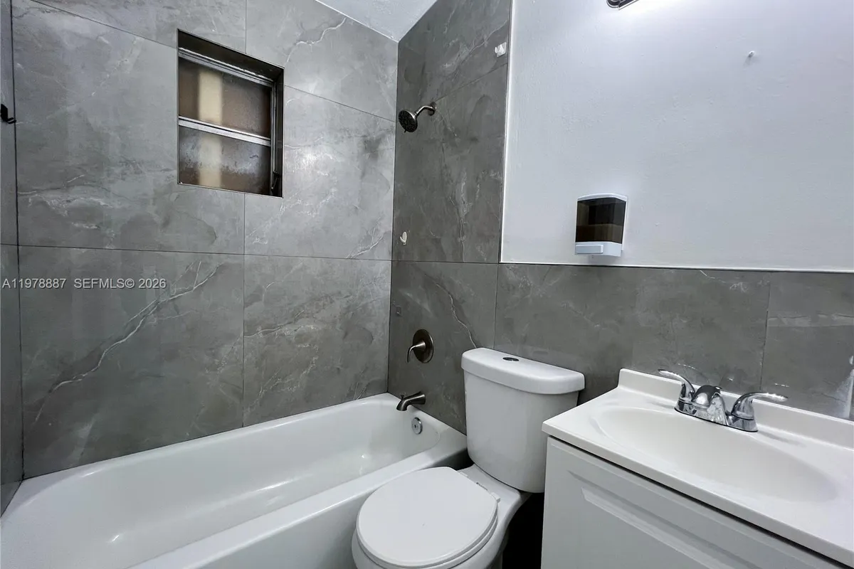 10090 W Fern St, Miami FL 33157