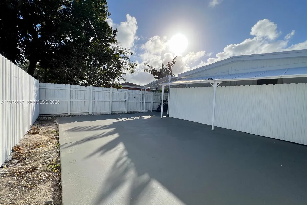 10090 W Fern St, Miami FL 33157