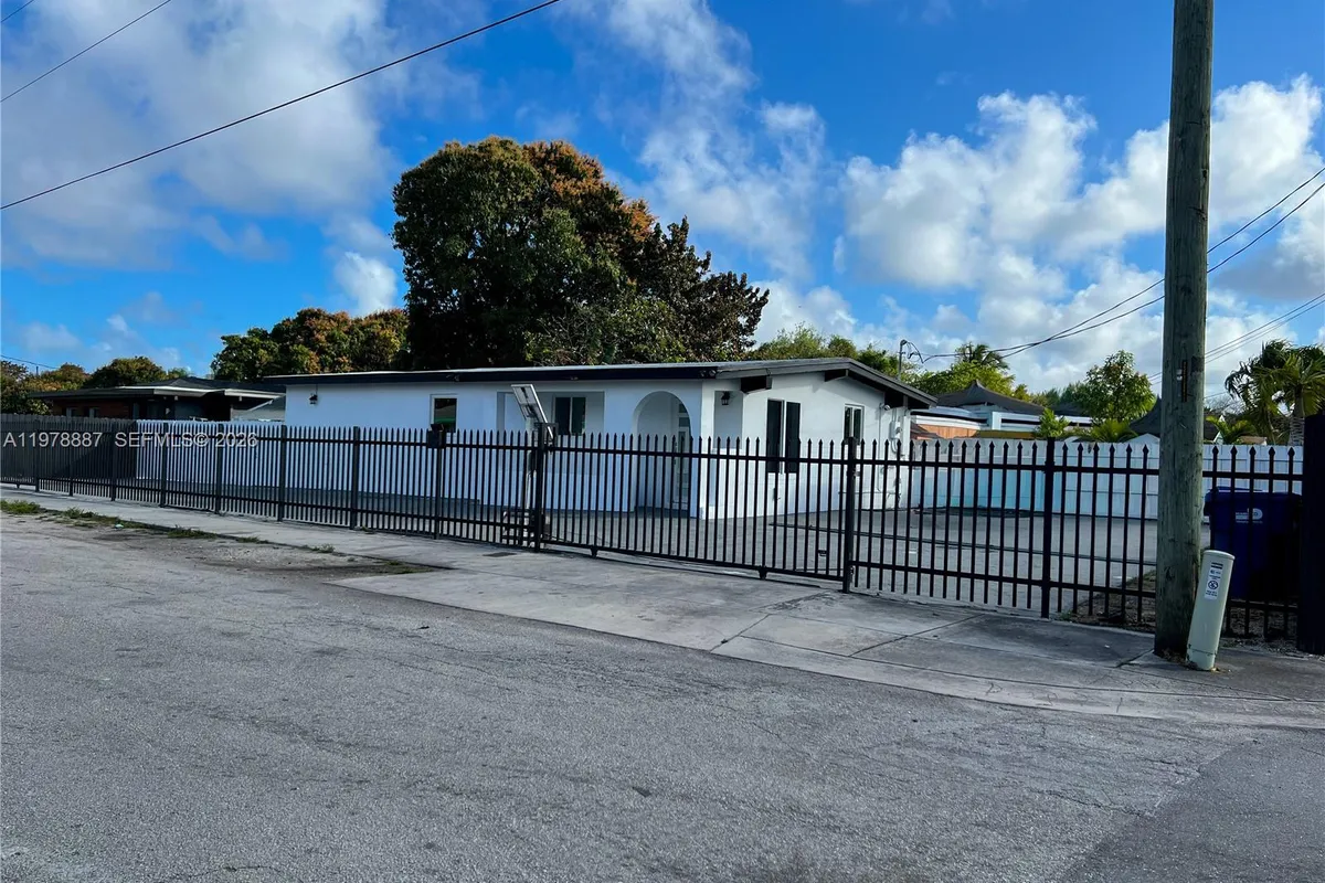 10090 W Fern St, Miami FL 33157