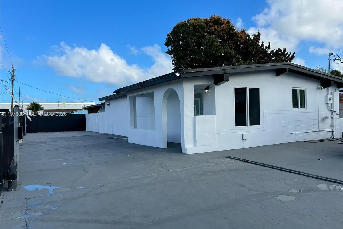 10090 W Fern St, Miami FL 33157