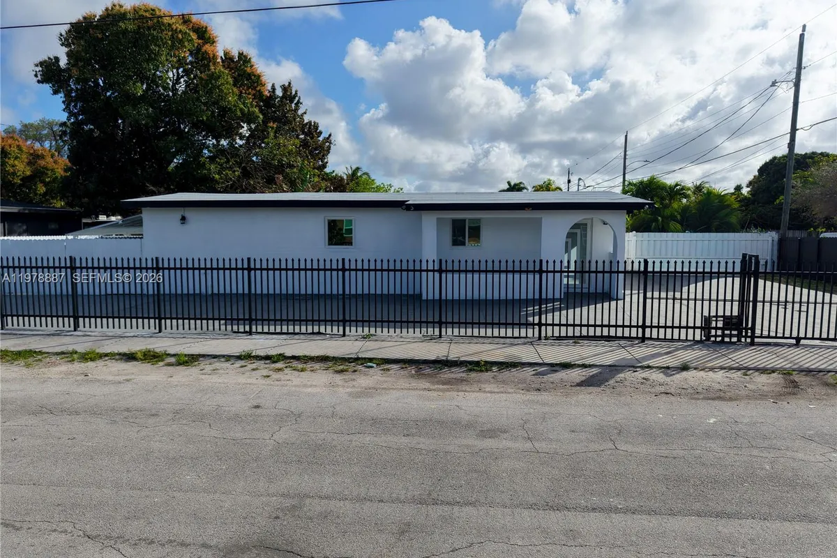 10090 W Fern St, Miami FL 33157