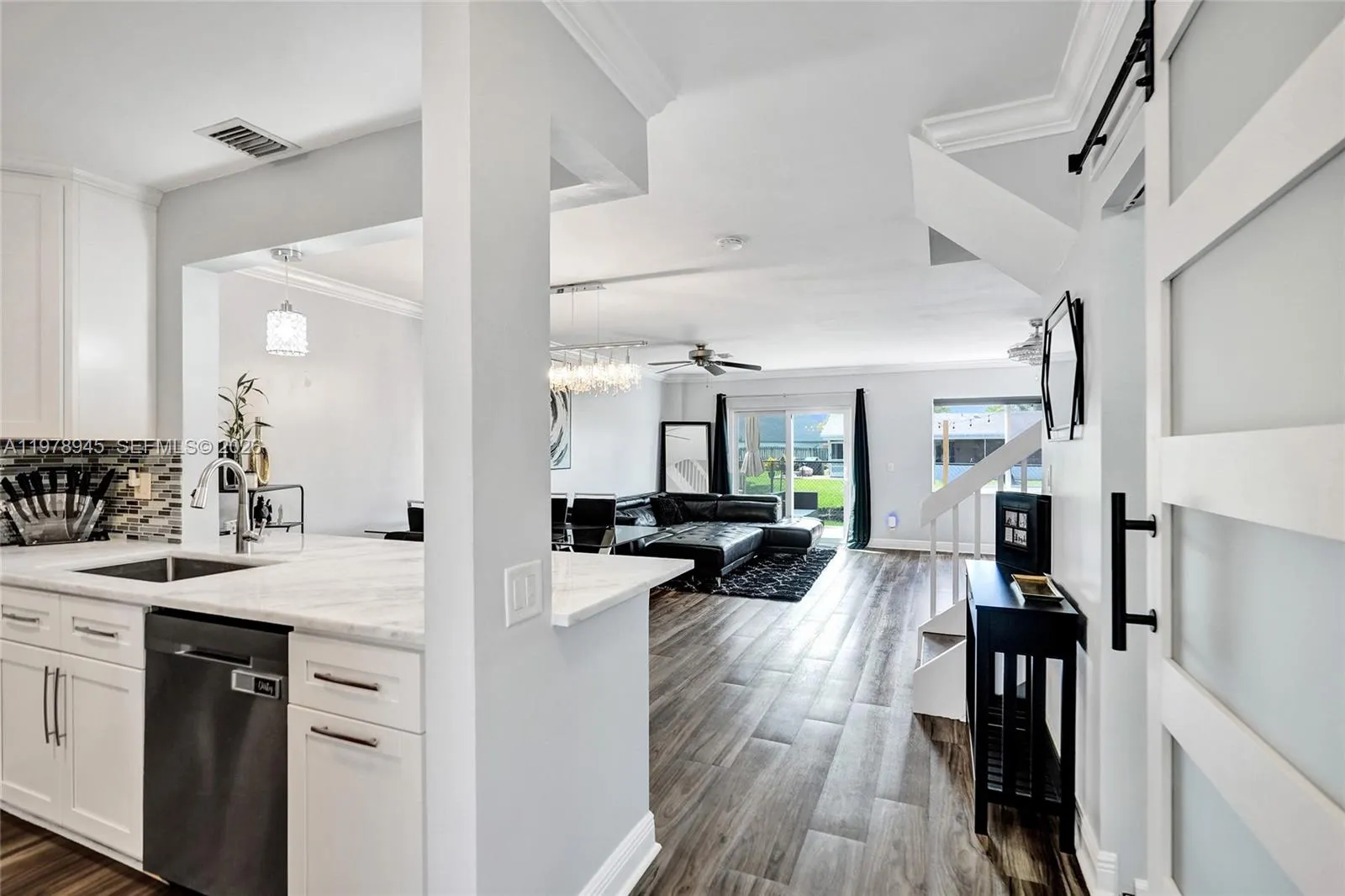 3703 NW 91st Ln, Sunrise FL 33351