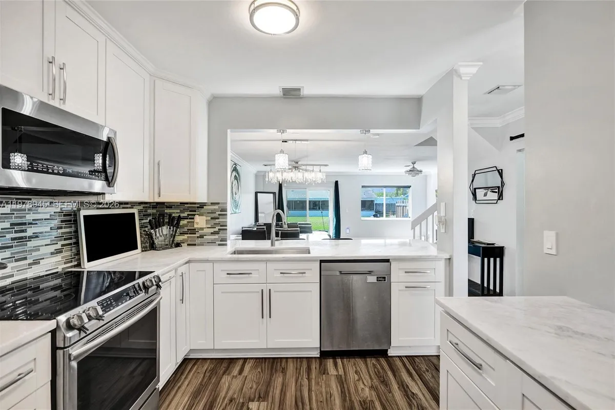 3703 NW 91st Ln, Sunrise FL 33351