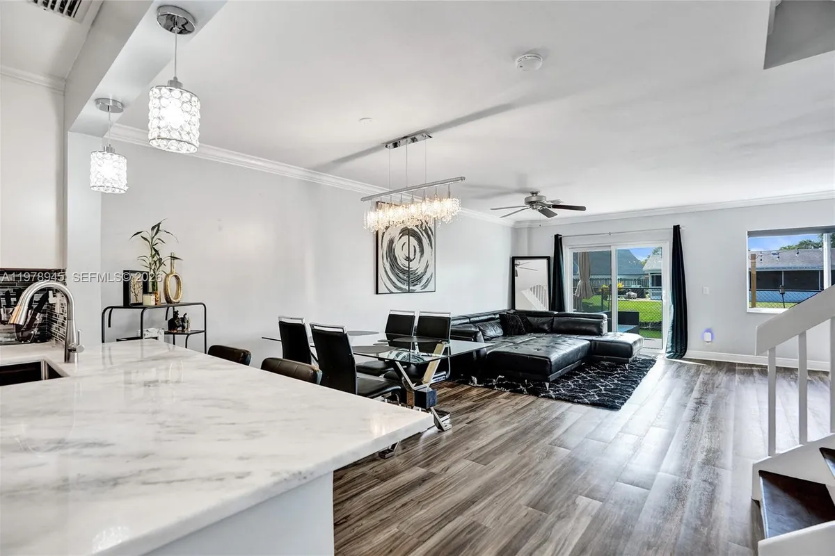 3703 NW 91st Ln, Sunrise FL 33351