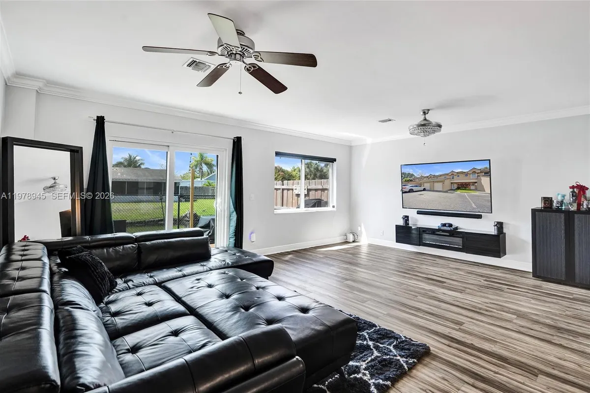 3703 NW 91st Ln, Sunrise FL 33351