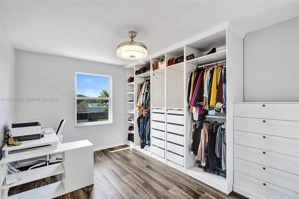 3703 NW 91st Ln, Sunrise FL 33351