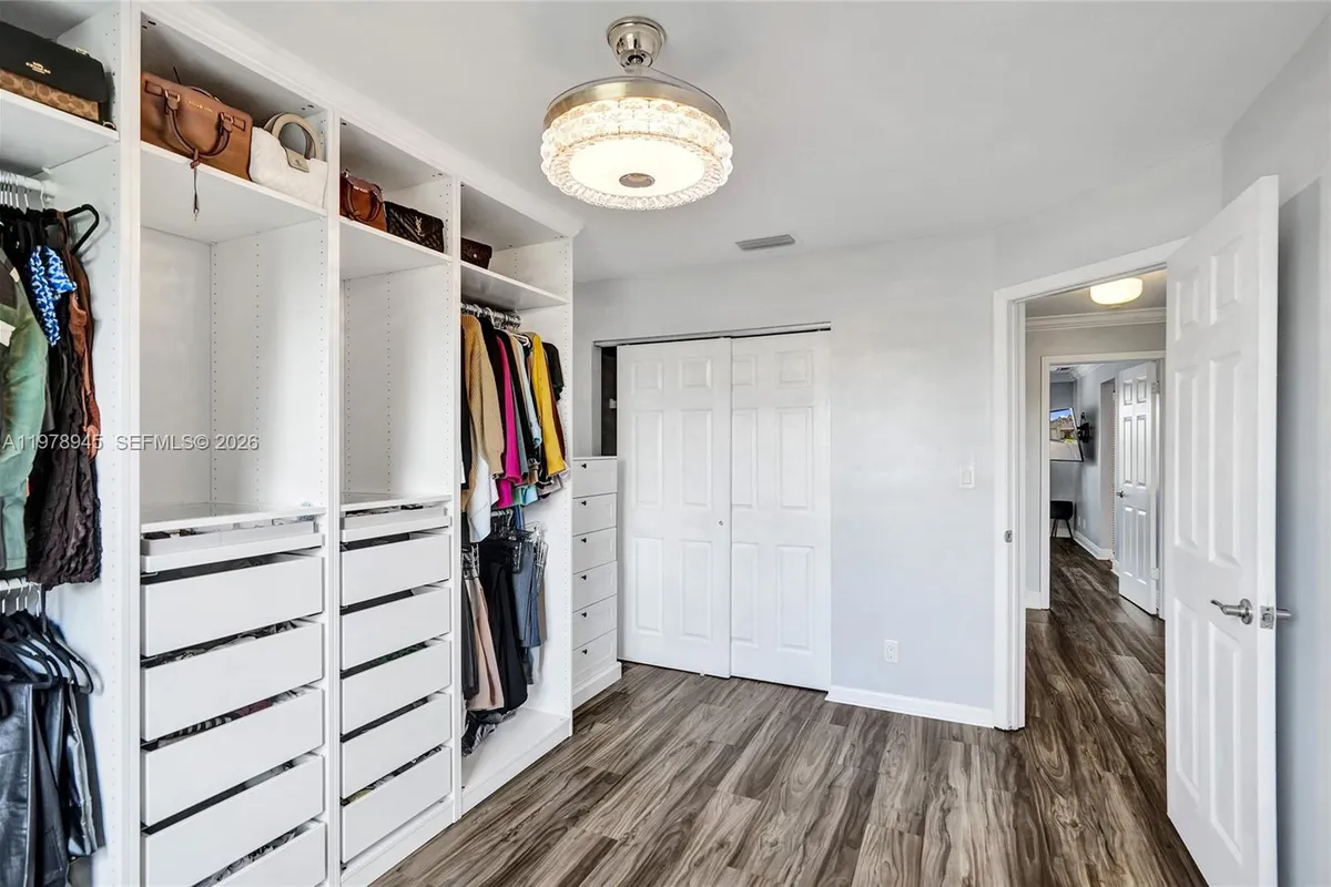 3703 NW 91st Ln, Sunrise FL 33351