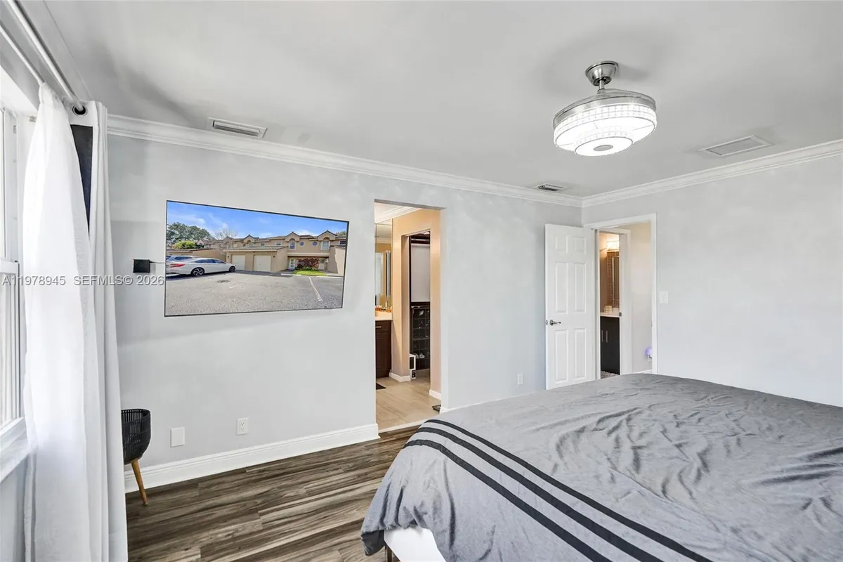 3703 NW 91st Ln, Sunrise FL 33351