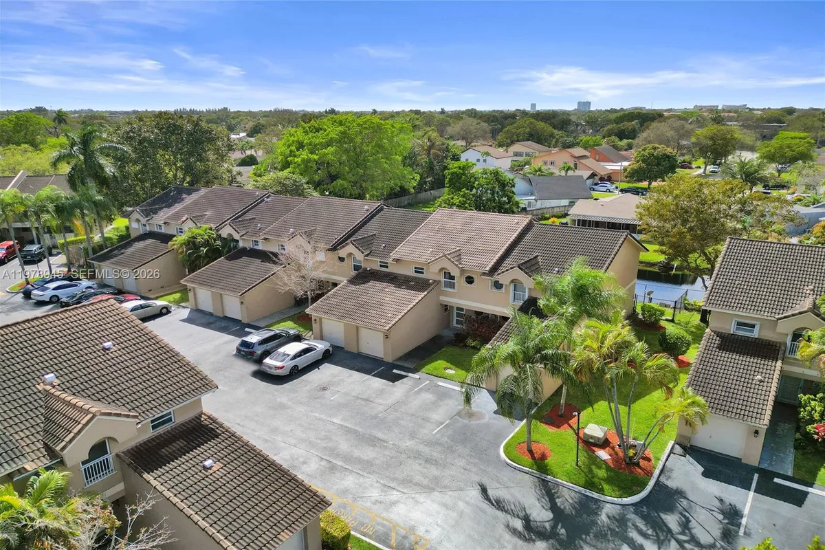 3703 NW 91st Ln, Sunrise FL 33351