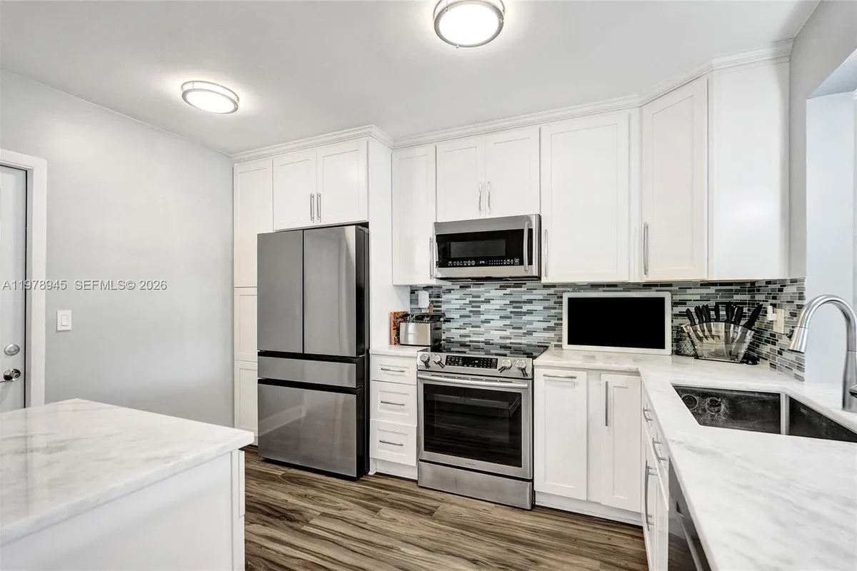 3703 NW 91st Ln, Sunrise FL 33351