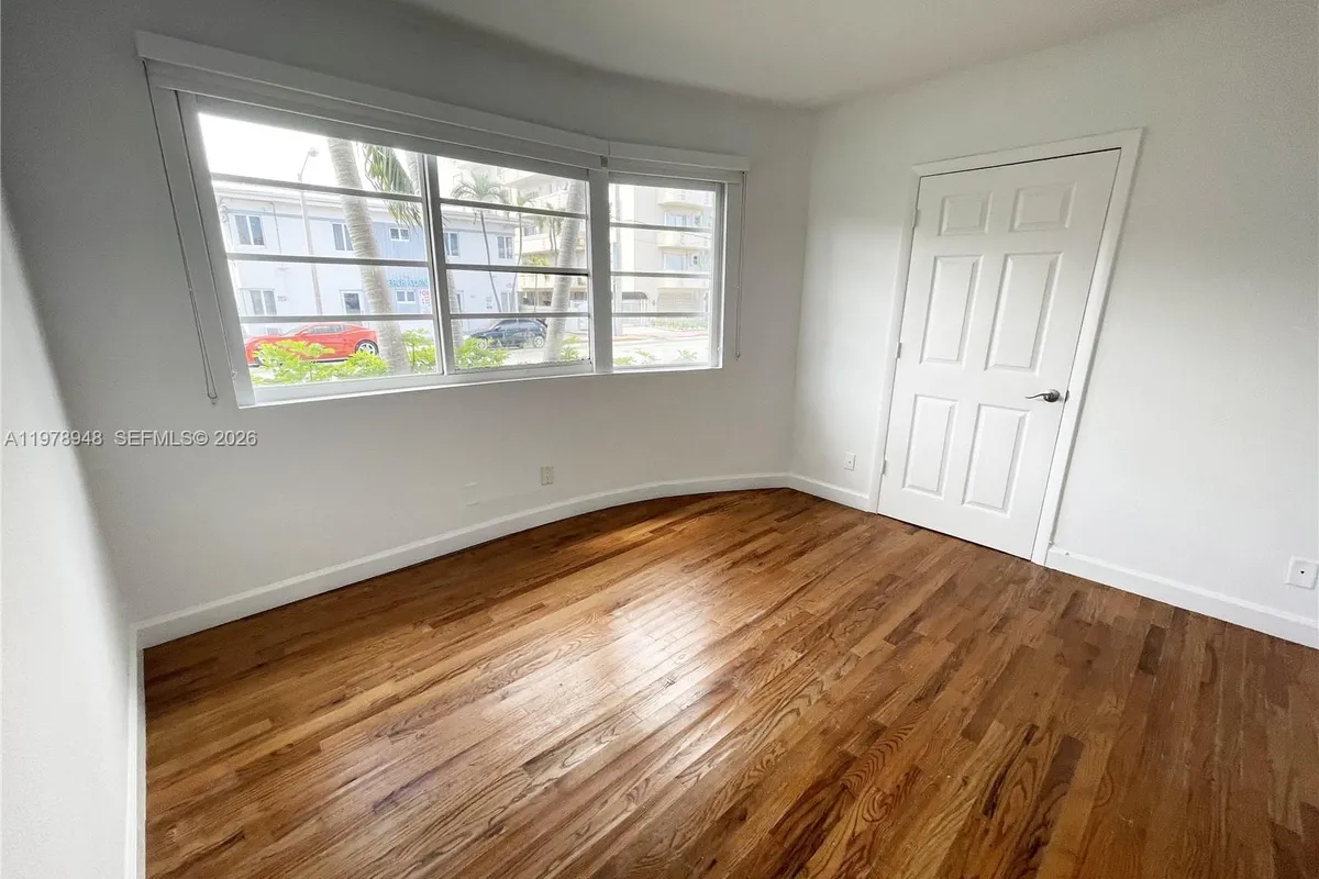 8345 Byron Ave # 1, Miami Beach FL 33141