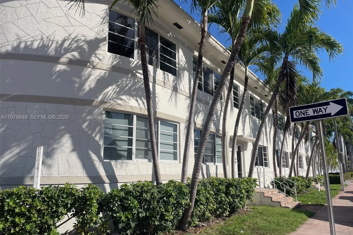 8345 Byron Ave # 1, Miami Beach FL 33141