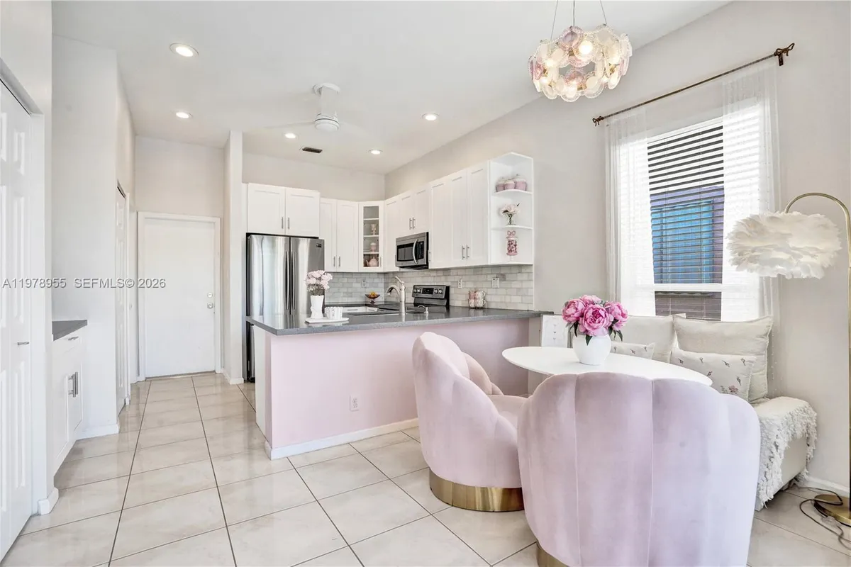 6928 NW 33rd St, Margate FL 33063