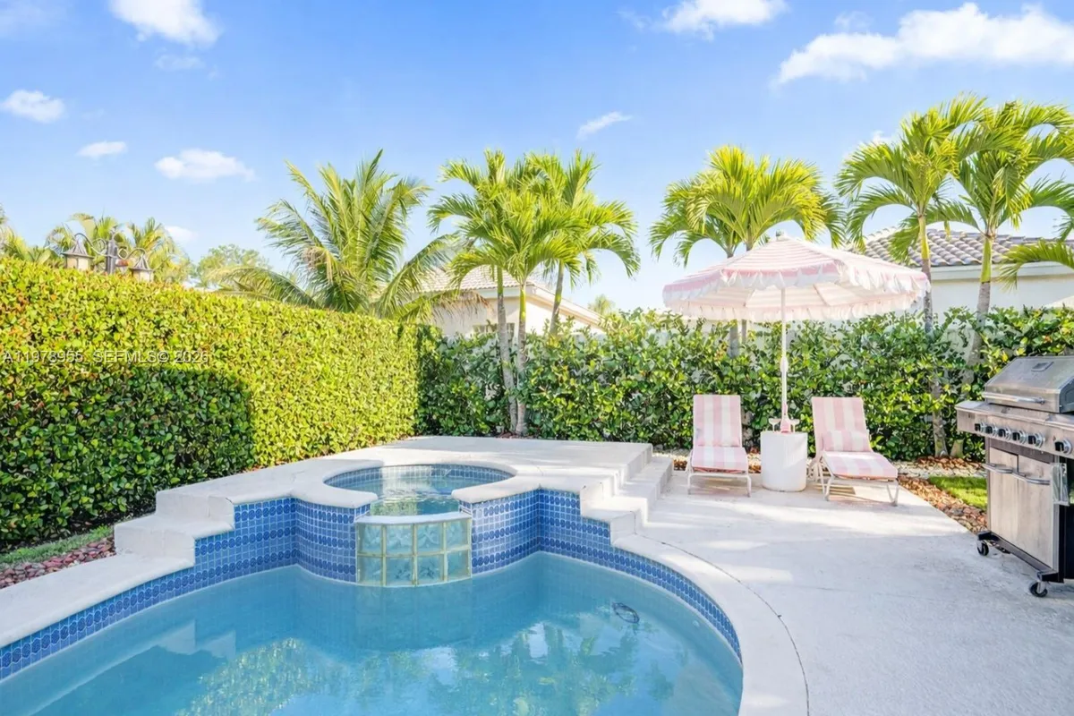 6928 NW 33rd St, Margate FL 33063