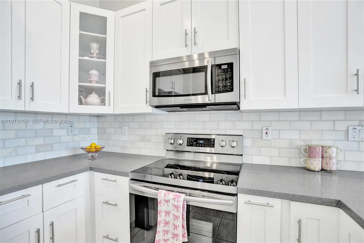 6928 NW 33rd St, Margate FL 33063