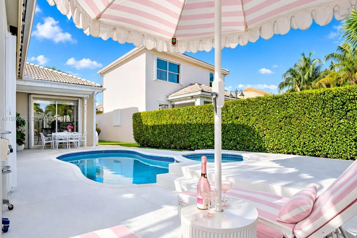 6928 NW 33rd St, Margate FL 33063