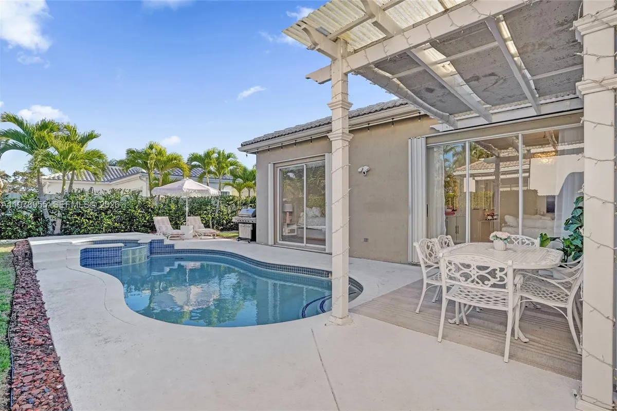 6928 NW 33rd St, Margate FL 33063