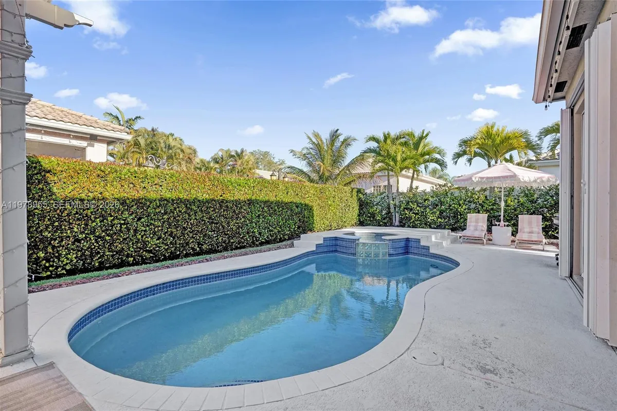 6928 NW 33rd St, Margate FL 33063