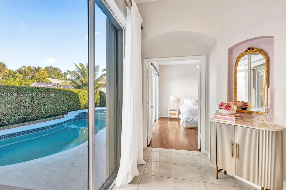 6928 NW 33rd St, Margate FL 33063