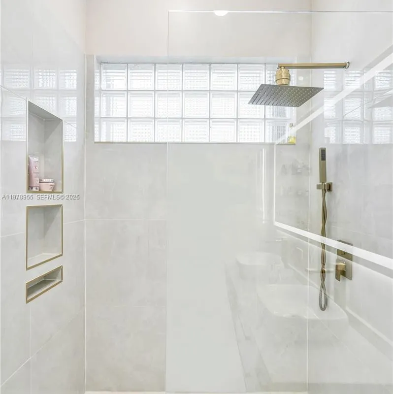 6928 NW 33rd St, Margate FL 33063