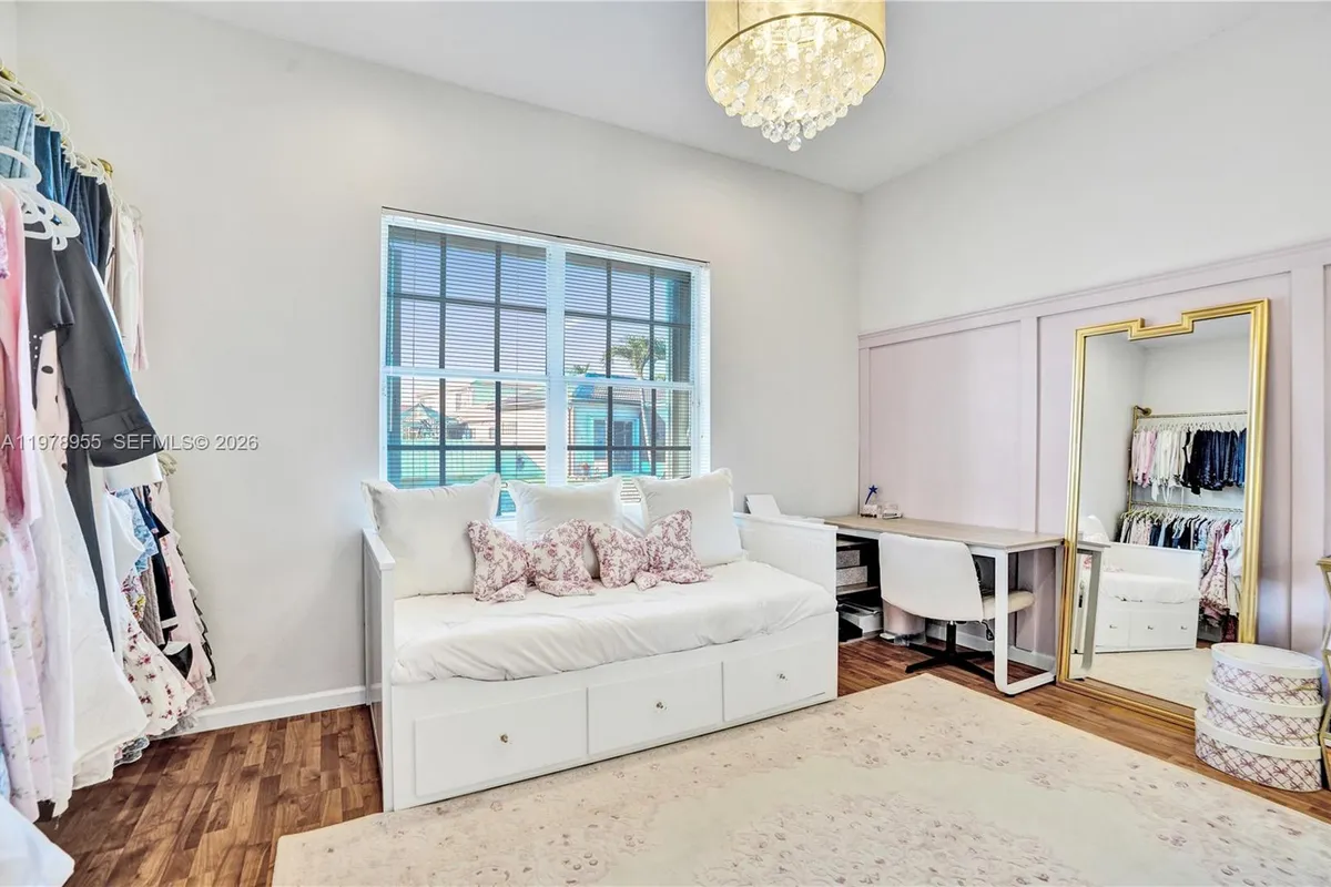 6928 NW 33rd St, Margate FL 33063