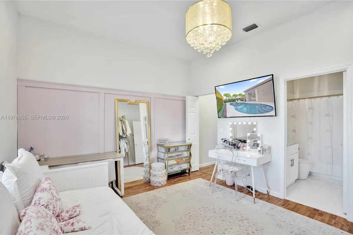 6928 NW 33rd St, Margate FL 33063