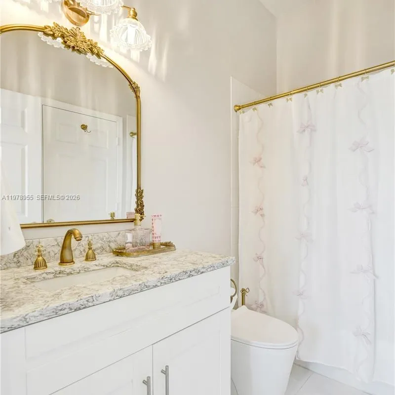 6928 NW 33rd St, Margate FL 33063