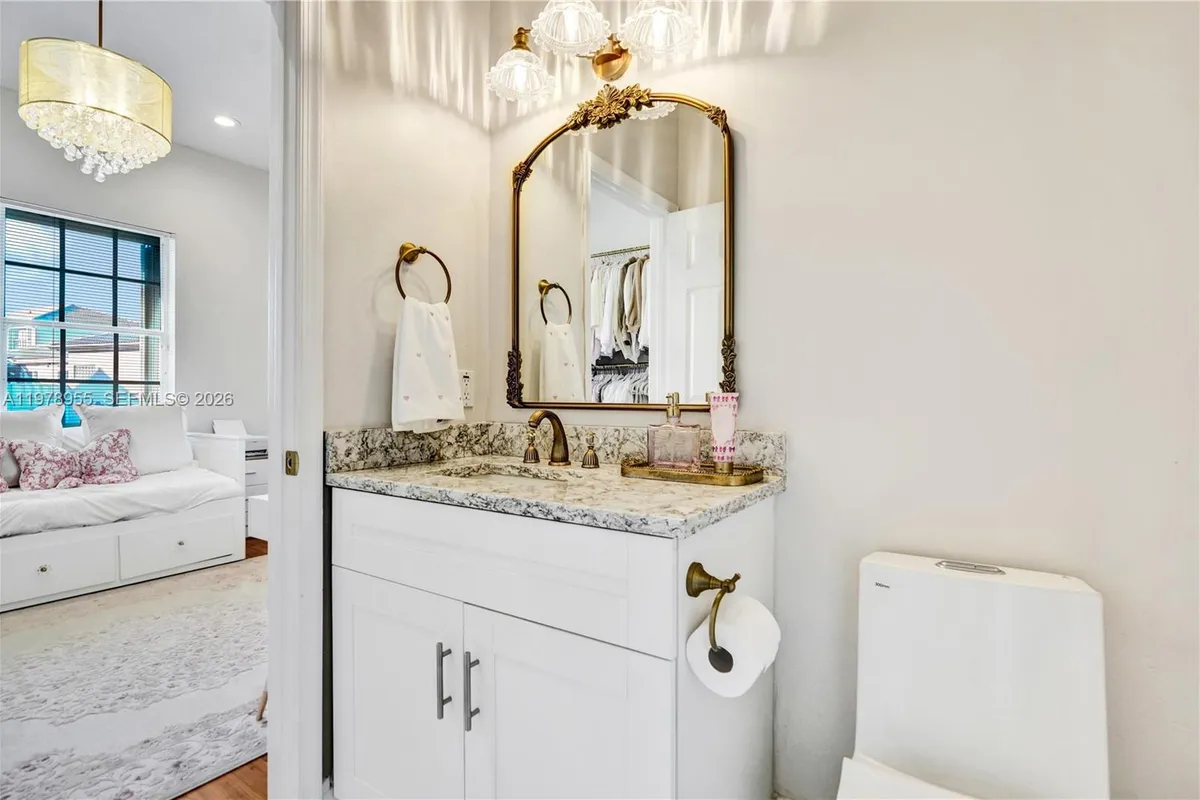 6928 NW 33rd St, Margate FL 33063