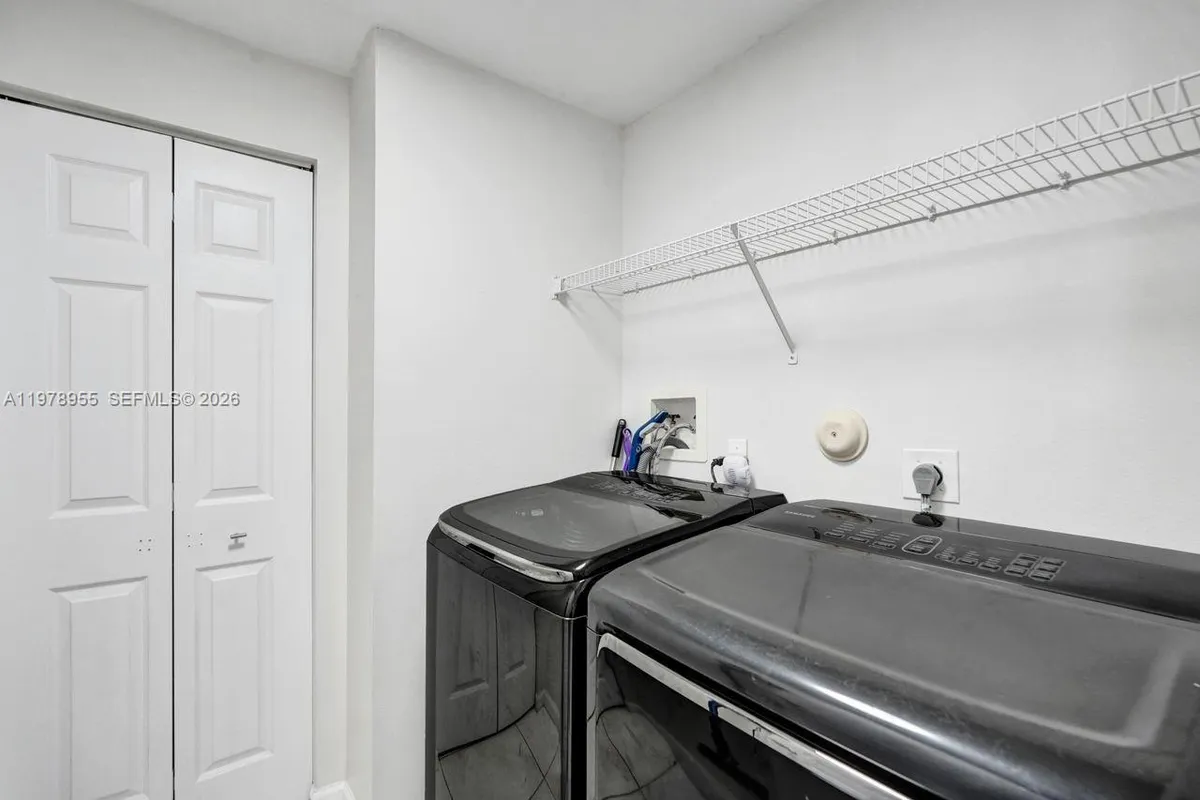 6928 NW 33rd St, Margate FL 33063