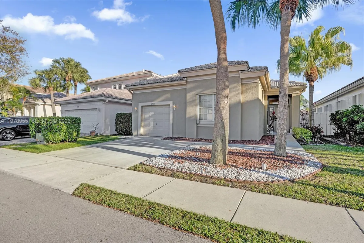 6928 NW 33rd St, Margate FL 33063