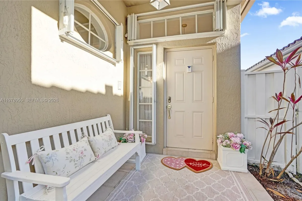 6928 NW 33rd St, Margate FL 33063