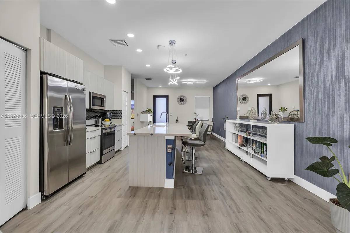 7925 NW 104th Ave # 28, Doral FL 33178