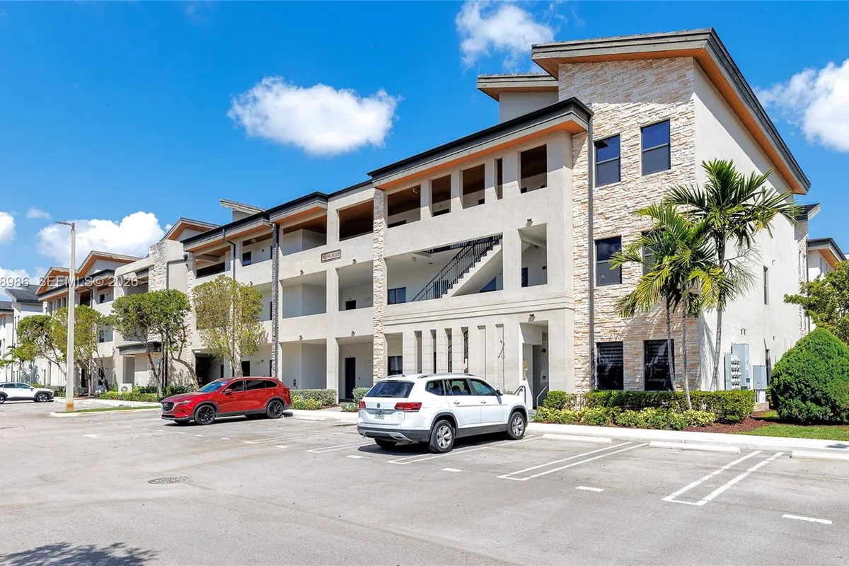 7925 NW 104th Ave # 28, Doral FL 33178